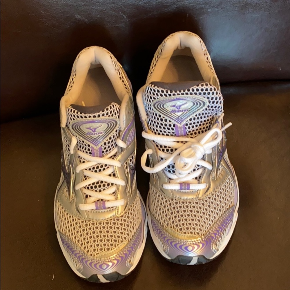 Mizuno running jogging tennis shoes wave creation